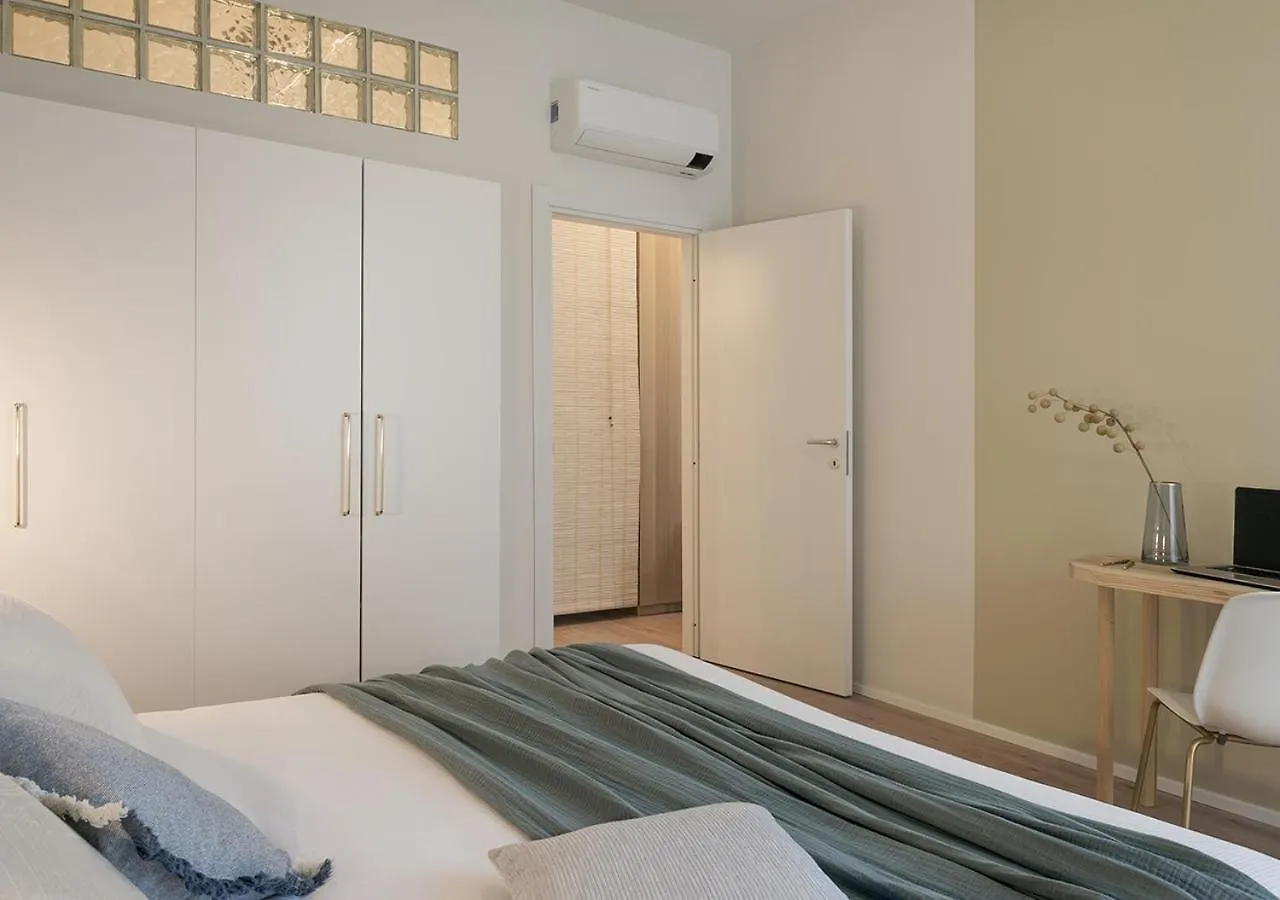 Exclusive Blue Apartment - City Center - Como - Near Station Italië